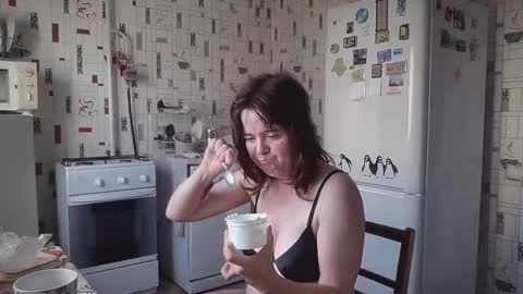 Luna online show from 09/22/25, 04:47