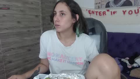 lunna online show from 12/17/24, 07:04