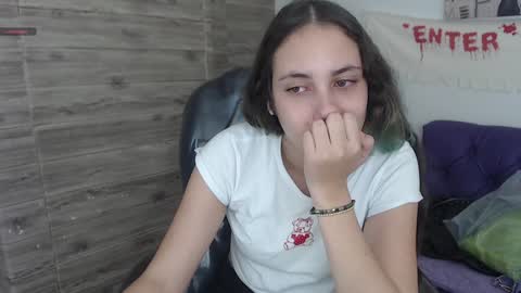 lunna online show from 12/19/24, 03:08