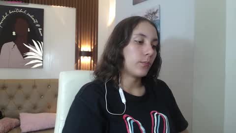 lunna online show from 09/17/25, 07:48