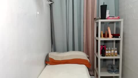 Snapshot of xmaxie_ chatting on 03/16/26, 06:01 Maxie online show from 03/16/26, 06:01