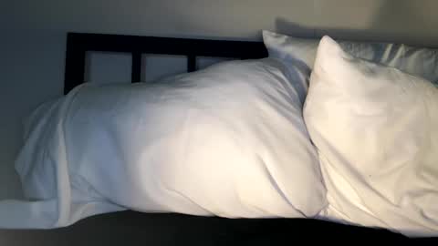 Snapshot of xmomentumx chatting on 01/11/25, 09:04 xmomentumx online show from 01/11/25, 09:04