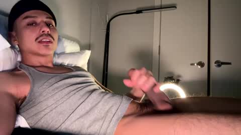 Snapshot of xmomentumx chatting on 01/26/25, 04:30 xmomentumx online show from 01/26/25, 04:30