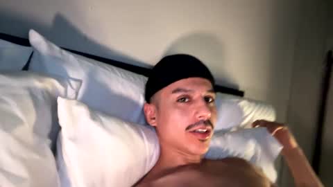 Snapshot of xmomentumx chatting on 02/02/25, 08:19 xmomentumx online show from 02/02/25, 08:19