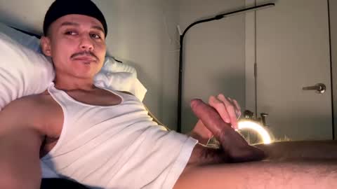 Snapshot of xmomentumx chatting on 03/06/25, 04:30 xmomentumx online show from 03/06/25, 04:30