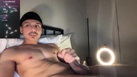 Snapshot of xmomentumx chatting on 09/13/25, 05:40 xmomentumx online show from 09/13/25, 05:40