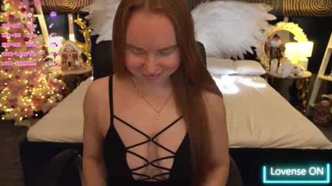 Snapshot of xo_monica chatting on 12/22/25, 06:43 Monica online show from 12/22/25, 06:43