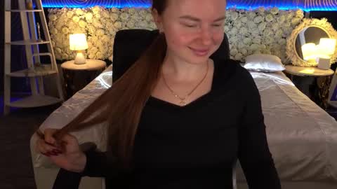 Snapshot of xo_monica chatting on 01/17/26, 01:27 Monica online show from 01/17/26, 01:27