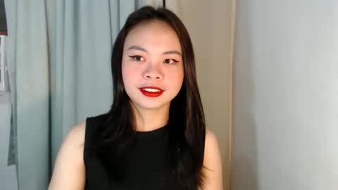 Snapshot of xo_worth_it chatting on 02/04/26, 12:05 nathalie online show from 02/04/26, 12:05