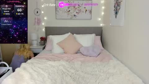 Snapshot of xolunarae chatting on 02/02/25, 09:30 Luna Rae 3 online show from 02/02/25, 09:30