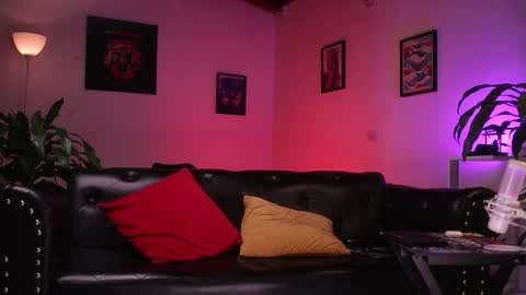   online show from 03/12/25, 04:19