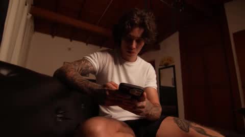 Snapshot of xomega_02 chatting on 01/13/26, 12:16 online show from 01/13/26, 12:16