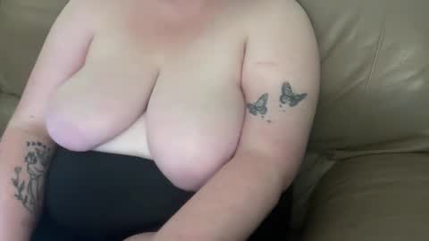 Snapshot of xopeachybaby chatting on 02/26/26, 03:38 xopeachybaby online show from 02/26/26, 03:38