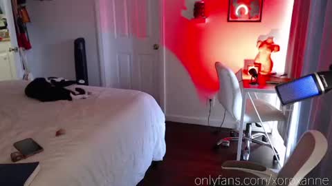 Snapshot of xoroxanne chatting on 10/27/25, 09:30 xoroxanne online show from 10/27/25, 09:30