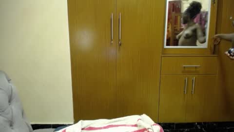 Xoxo online show from 11/30/25, 07:29