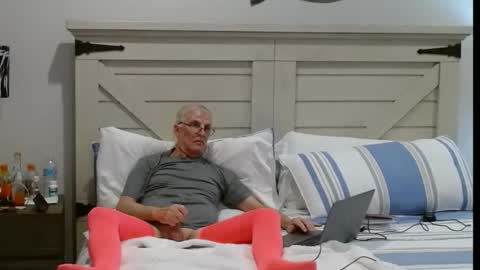 Xposer2 online show from 10/27/25, 03:43