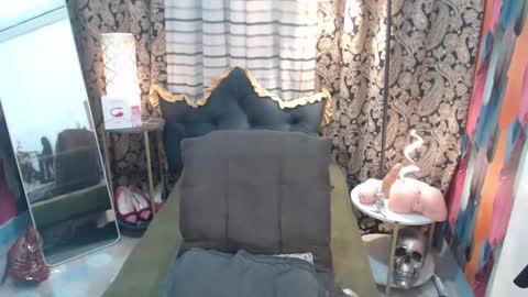 Snapshot of xqueenyasiandomcumx chatting on 12/27/24, 10:01 address me as QUEEN  NINA  A Little Bit  of ANGELIC FACE with a Wild Demonic Side online show from 12/27/24, 10:01