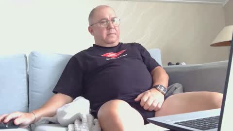 Snapshot of xrap chatting on 09/29/25, 02:00 xrap online show from 09/29/25, 02:00