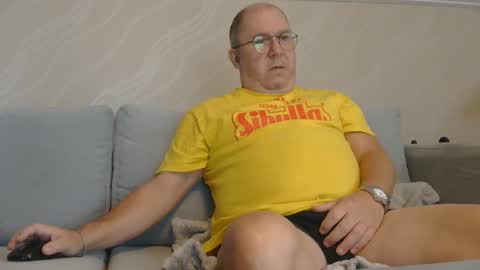 Snapshot of xrap chatting on 10/24/25, 11:06 xrap online show from 10/24/25, 11:06