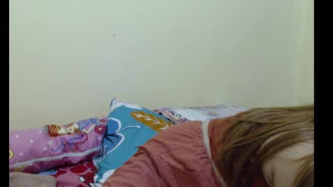 Snapshot of xsexyhotmomma69x chatting on 02/07/25, 06:45 merayel online show from 02/07/25, 06:45