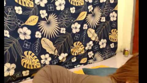 Snapshot of xsexyhotmomma69x chatting on 10/17/25, 02:52 merayel online show from 10/17/25, 02:52