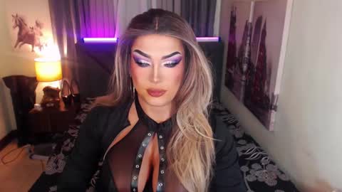 Snapshot of xshadowseductressmitchx chatting on 02/18/25, 03:54 Cattaleya online show from 02/18/25, 03:54