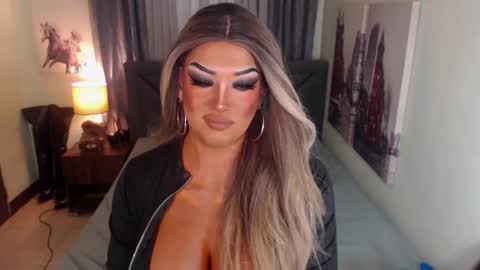 Snapshot of xshadowseductressmitchx chatting on 03/08/25, 04:12 Cattaleya online show from 03/08/25, 04:12