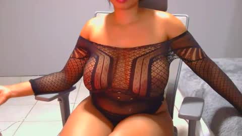 Snapshot of xspiketeex chatting on 05/27/26, 03:20 spykeXtee online show from 05/27/26, 03:20