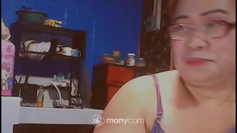 Snapshot of xsw33t_joy69x chatting on 04/22/26, 12:18 joy online show from 04/22/26, 12:18