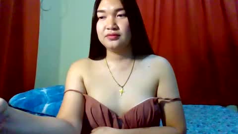 Snapshot of xsweetiemajax chatting on 01/06/25, 02:48 HI IM PAULINE online show from 01/06/25, 02:48