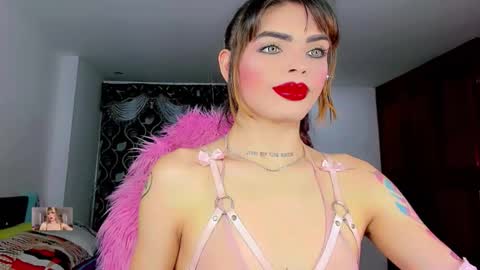 Snapshot of xthesexyboyx chatting on 10/18/25, 07:42 Femboy Exotic online show from 10/18/25, 07:42