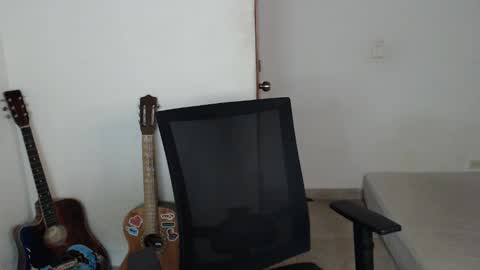 Snapshot of xtranherr chatting on 11/08/25, 03:07 xtranherr online show from 11/08/25, 03:07