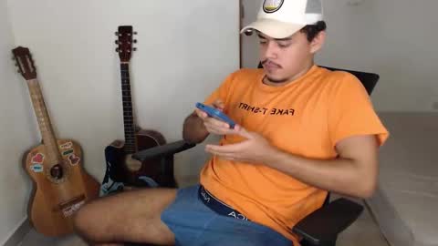 Snapshot of xtranherr chatting on 11/21/25, 05:50 xtranherr online show from 11/21/25, 05:50