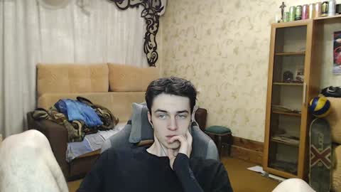 Snapshot of xtraqqq chatting on 12/04/24, 09:02 traqqq online show from 12/04/24, 09:02