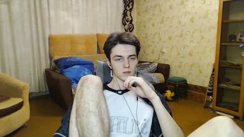 Snapshot of xtraqqq chatting on 12/22/24, 07:52 traqqq online show from 12/22/24, 07:52