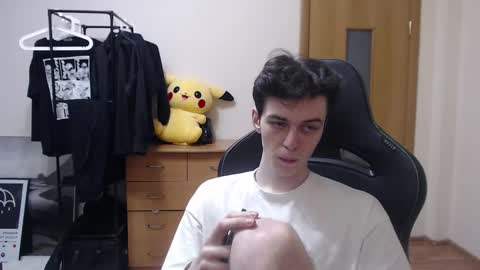 Snapshot of xtraqqq chatting on 02/14/25, 10:47 traqqq online show from 02/14/25, 10:47