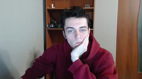 Snapshot of xtraqqq chatting on 09/10/25, 06:19 traqqq online show from 09/10/25, 06:19