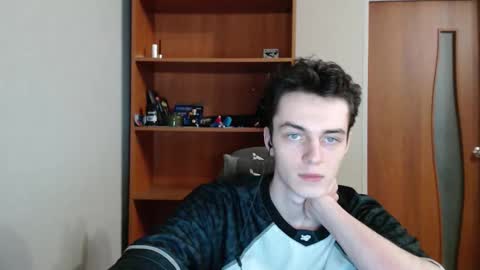 Snapshot of xtraqqq chatting on 09/11/25, 07:58 traqqq online show from 09/11/25, 07:58