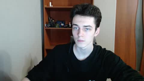 Snapshot of xtraqqq chatting on 09/17/25, 08:21 traqqq online show from 09/17/25, 08:21