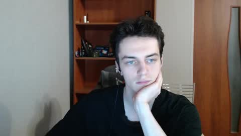 Snapshot of xtraqqq chatting on 09/23/25, 08:45 traqqq online show from 09/23/25, 08:45