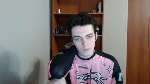 Snapshot of xtraqqq chatting on 09/25/25, 09:07 traqqq online show from 09/25/25, 09:07