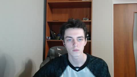 Snapshot of xtraqqq chatting on 10/09/25, 09:13 traqqq online show from 10/09/25, 09:13