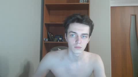 Snapshot of xtraqqq chatting on 10/10/25, 09:25 traqqq online show from 10/10/25, 09:25