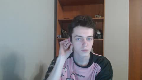 Snapshot of xtraqqq chatting on 10/14/25, 07:36 traqqq online show from 10/14/25, 07:36