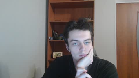 Snapshot of xtraqqq chatting on 10/29/25, 09:05 traqqq online show from 10/29/25, 09:05