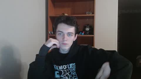 Snapshot of xtraqqq chatting on 11/15/25, 05:42 traqqq online show from 11/15/25, 05:42