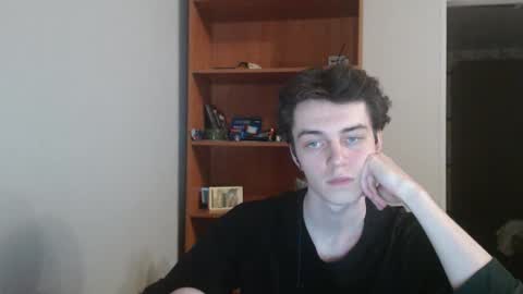 Snapshot of xtraqqq chatting on 11/21/25, 07:56 traqqq online show from 11/21/25, 07:56