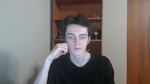 Snapshot of xtraqqq chatting on 11/22/25, 08:08 traqqq online show from 11/22/25, 08:08