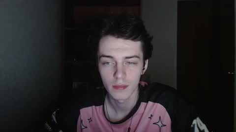 Snapshot of xtraqqq chatting on 11/27/25, 02:13 traqqq online show from 11/27/25, 02:13