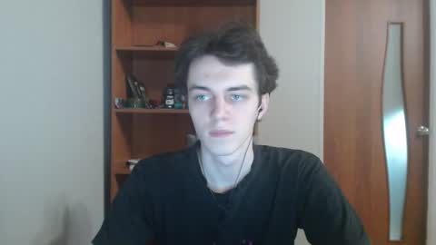 Snapshot of xtraqqq chatting on 12/01/25, 08:36 traqqq online show from 12/01/25, 08:36